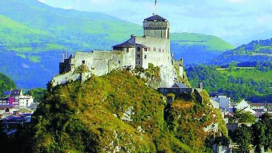 Tithome 1 - Gare, Centre Ville, Vue Montagne Et Chateau 루르드 외부 사진
